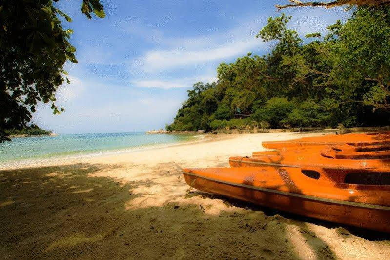 Anjungan Beach Resort Kampung Teluk Nipah Exterior foto